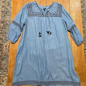 J. Jill Light Blue Embroidered Chambray Midi Dress